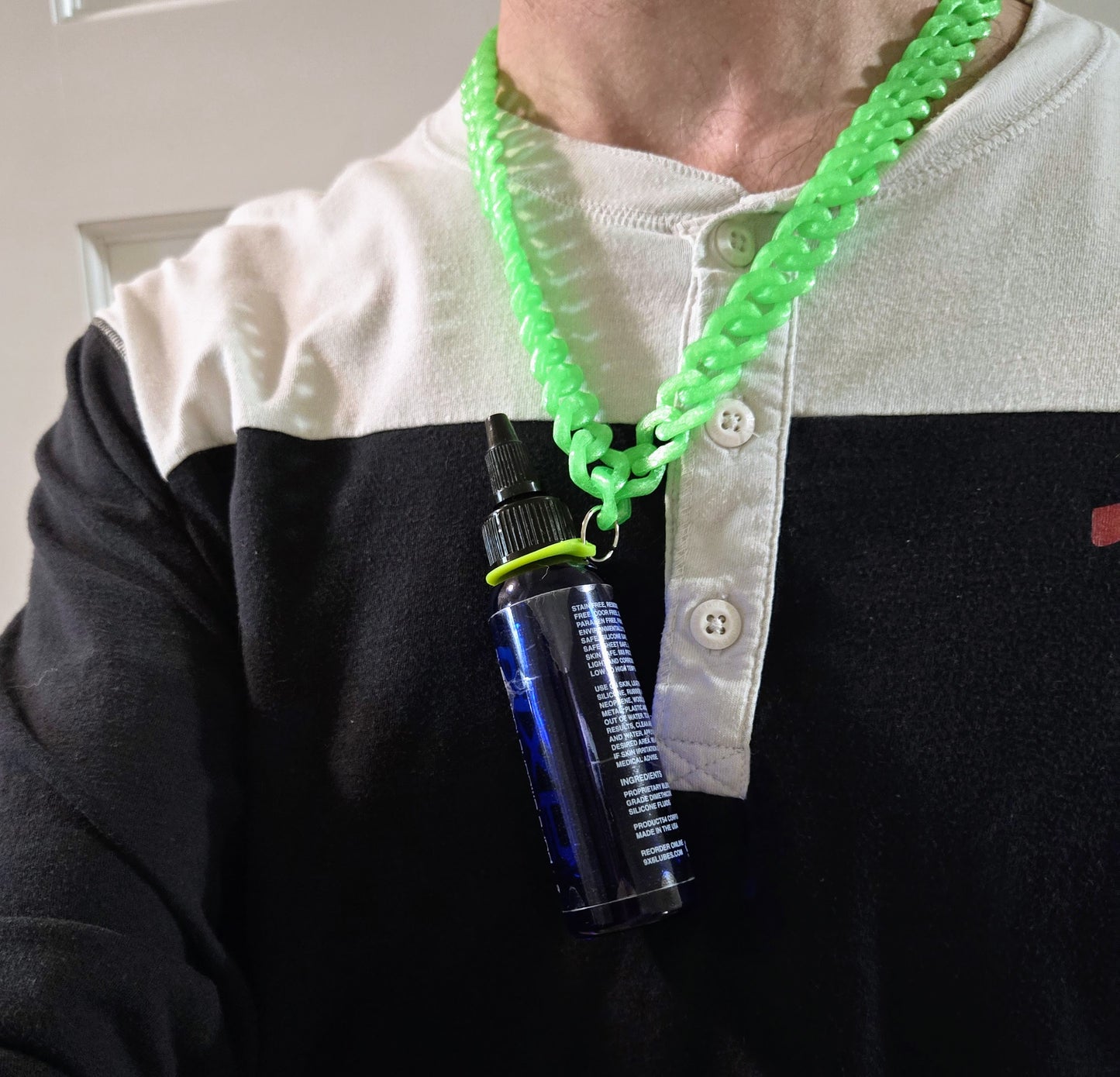 Stretchy Cuban Chain Loop Poppers/Lube Holder Necklace – Colorful, Customizable, Durable & Stylish