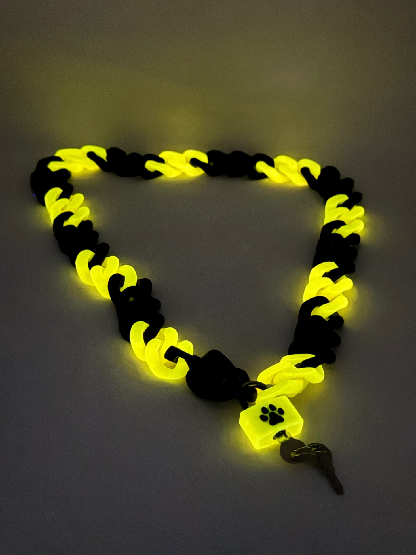 🔗 Multicolor Cuban Chain Necklace / Collar with Matching Padlock – Colorful, Personalized, Durable, & Stylish