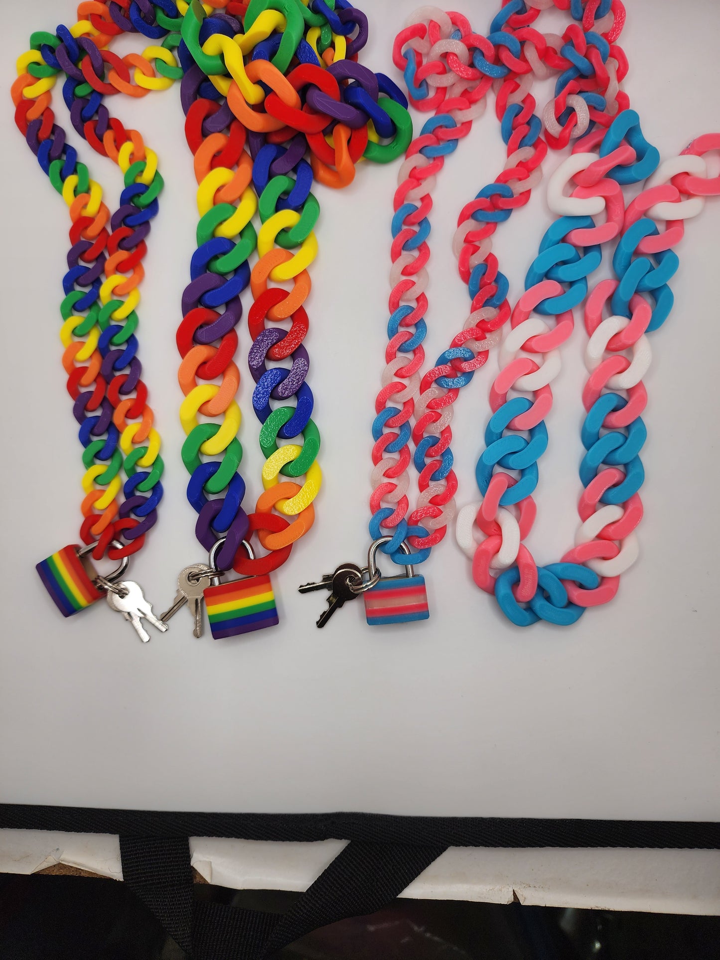 🔗 Multicolor Cuban Chain Necklace / Collar with Matching Padlock – Colorful, Personalized, Durable, & Stylish
